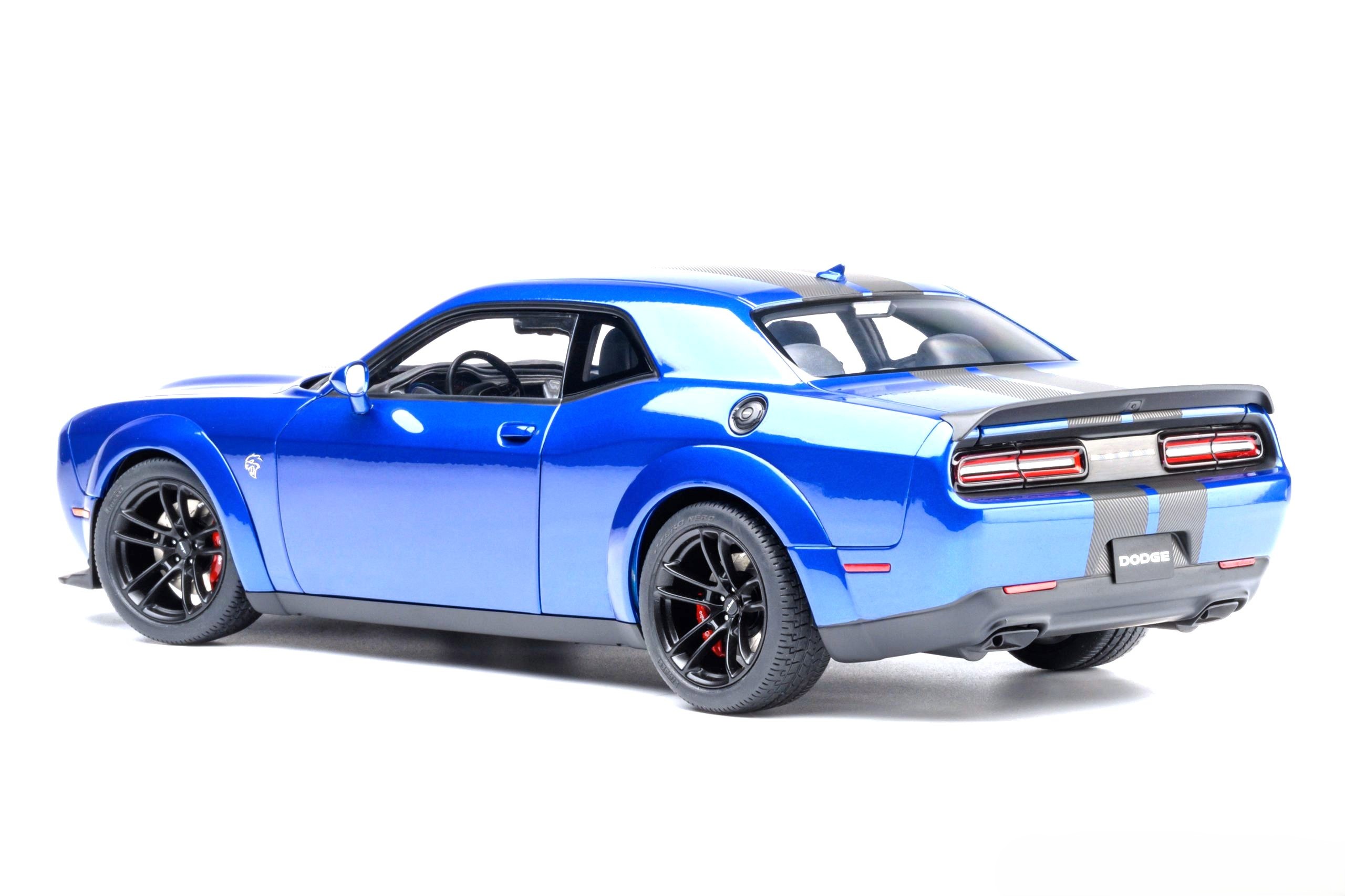 Dodge Challenger SRT Jailbreak 2022 blue 1:18 AUTOart