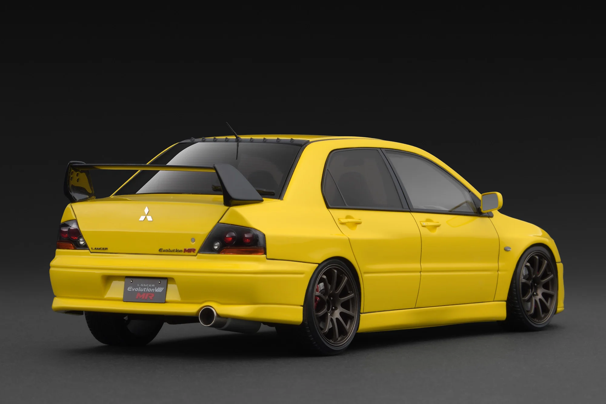 Mitsubishi Lancer Evolution VIII MR (CT9A) yellow 1:18 Ignition Model