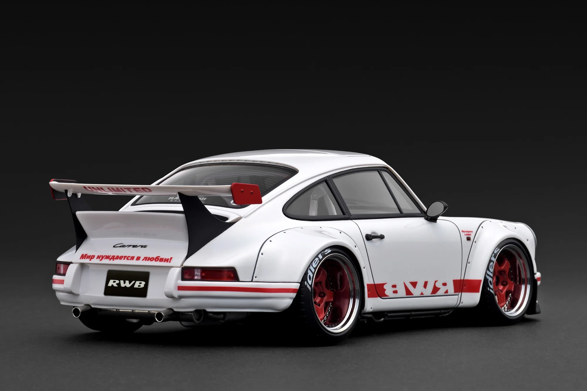 Porsche RWB Backdate white 1:18 Ignition Model