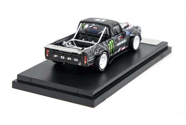 Ford F-150 *Monster* 1:64 Street Weapon