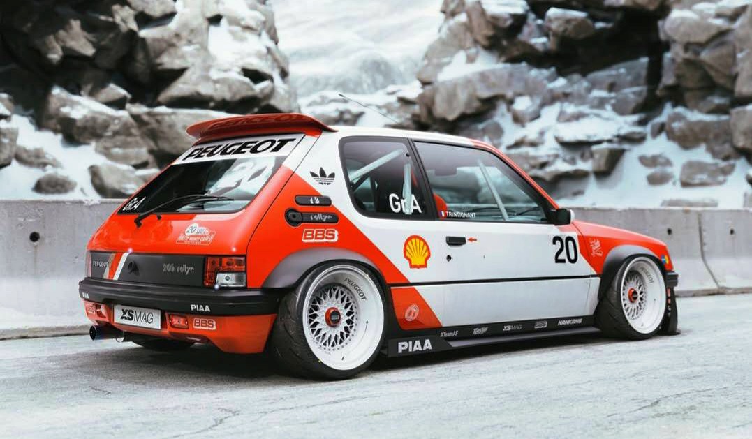 Peugeot 205 GTI Black Fish M Tribute 1990 white/red 1:18 Solido