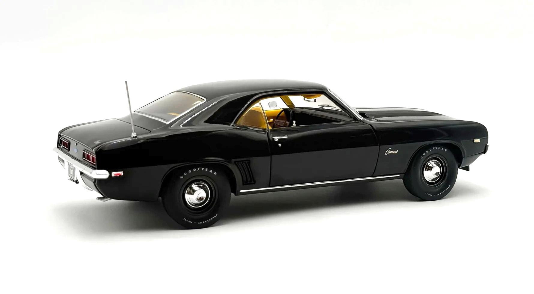 Chevrolet COPO Camaro 1 of 1 1969 black 1:18 Acme Diecast