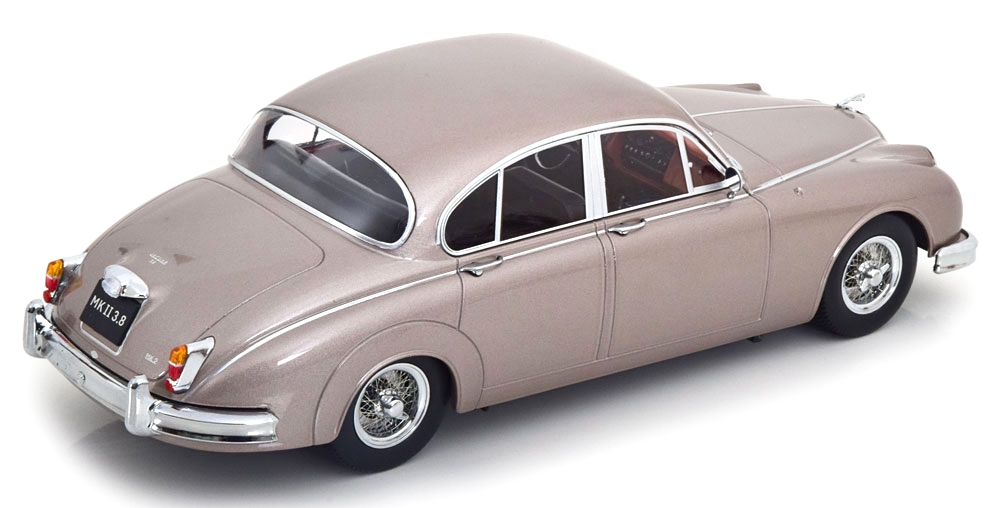 Jaguar MKII 3.8 LHD 1959 pearl silver 1:18 KK Scale