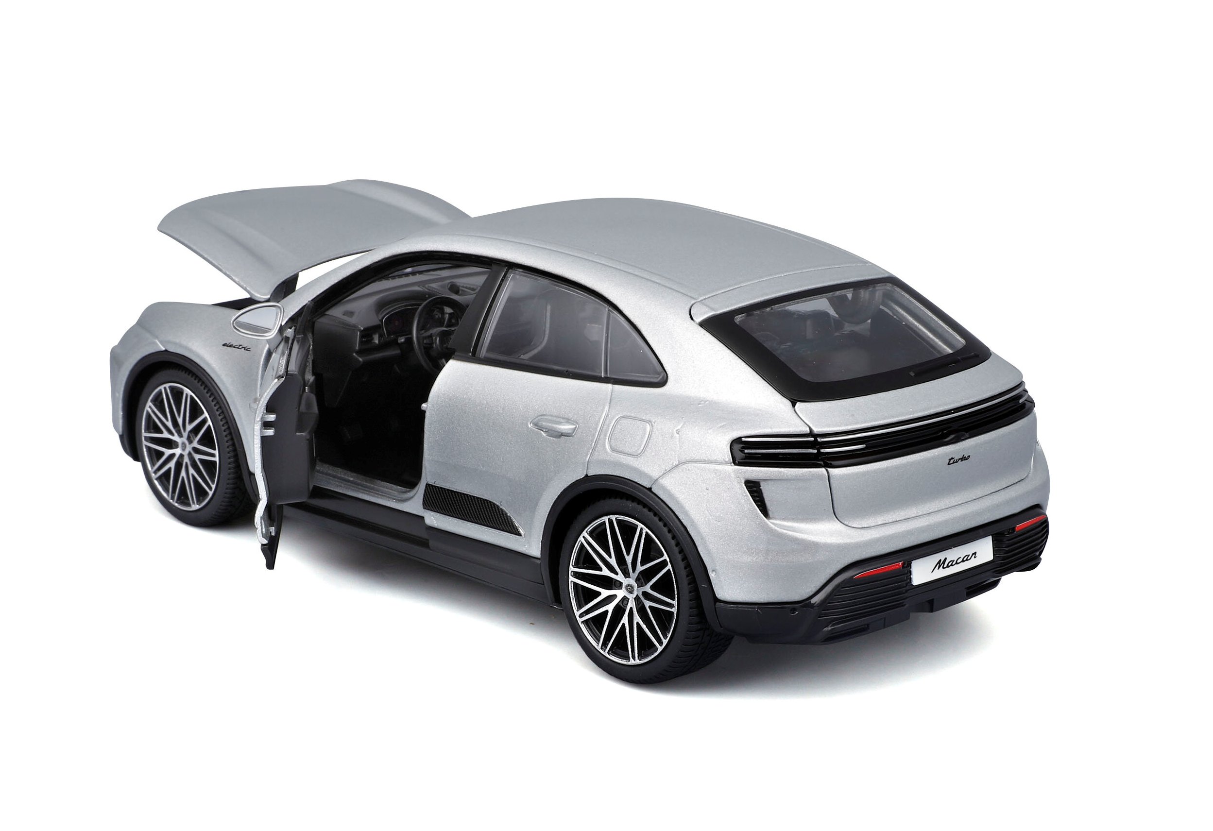 Porsche Macan Turbo 2024 silver 1:24 Bburago
