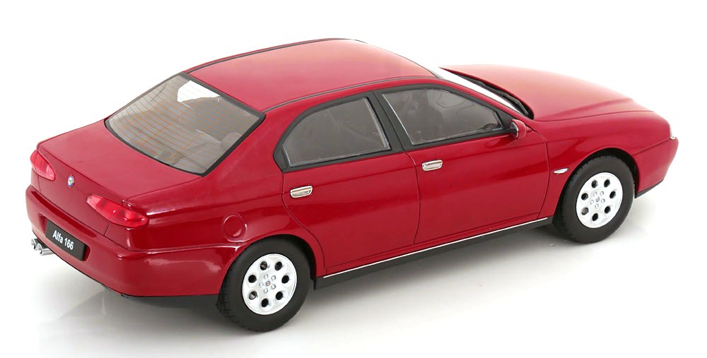 Alfa Romeo 166 1999 Alfa red 1:18 Triple9 Collection