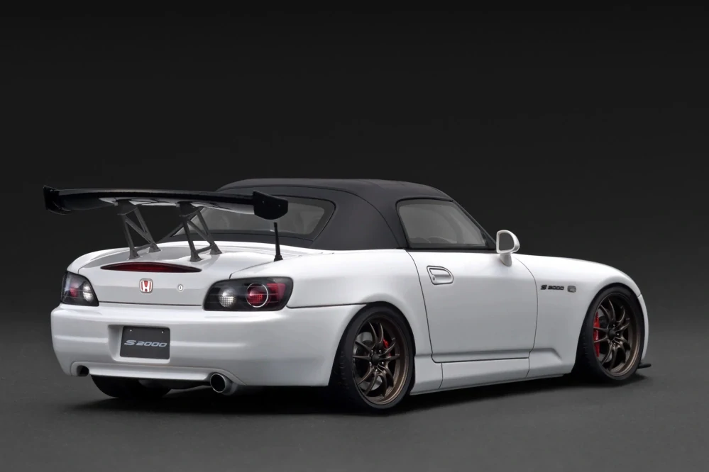 Honda S2000 AP1 white 1:18 Ignition Model