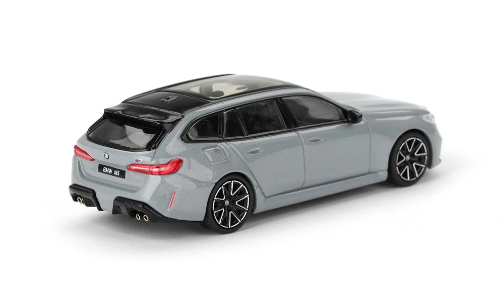 BMW M5 (G99) Touring Brooklyn 2025 grey metallic 1:64 Mini GT