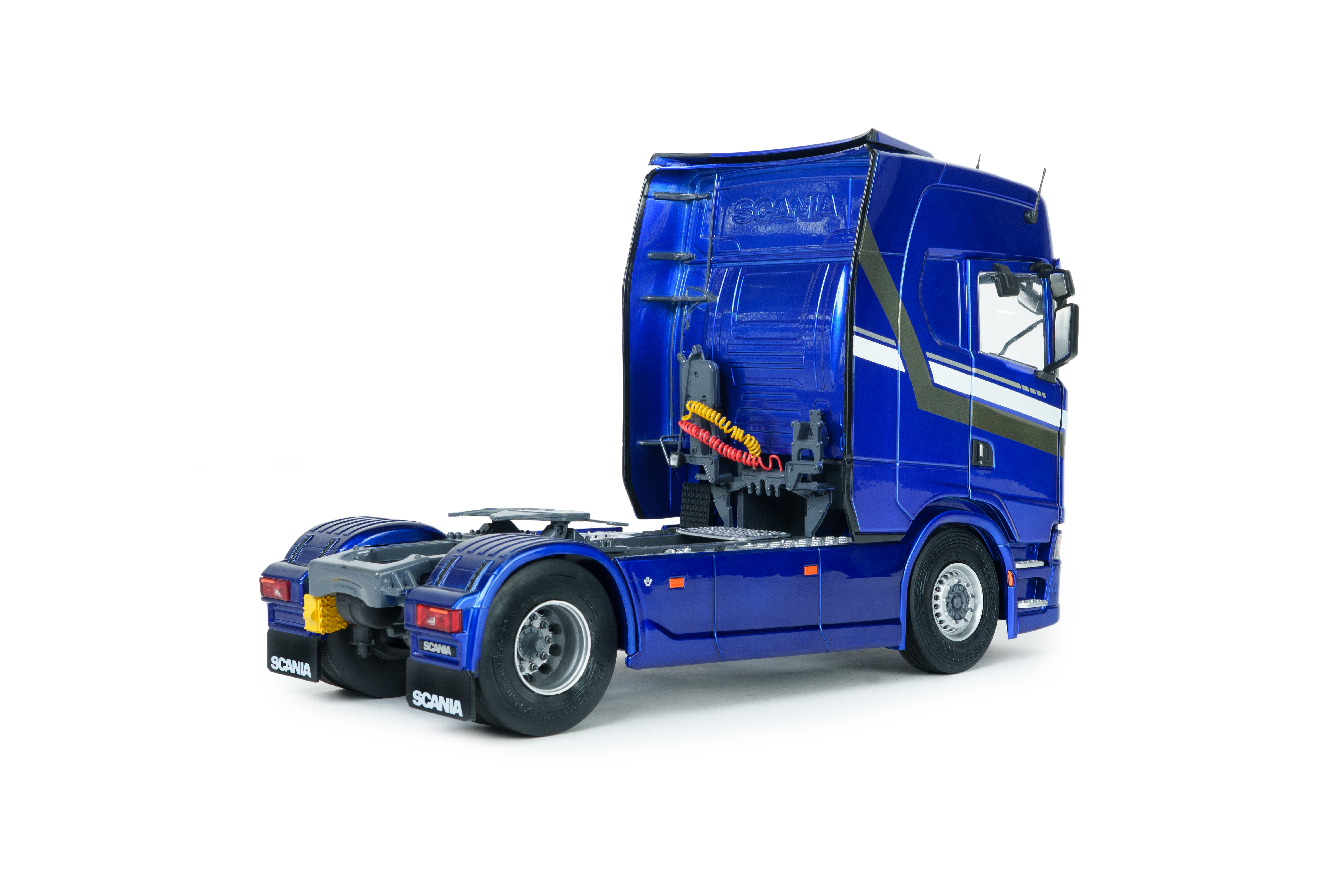 Scania 580S Highline 2023 blue metallic 1:24 Solido