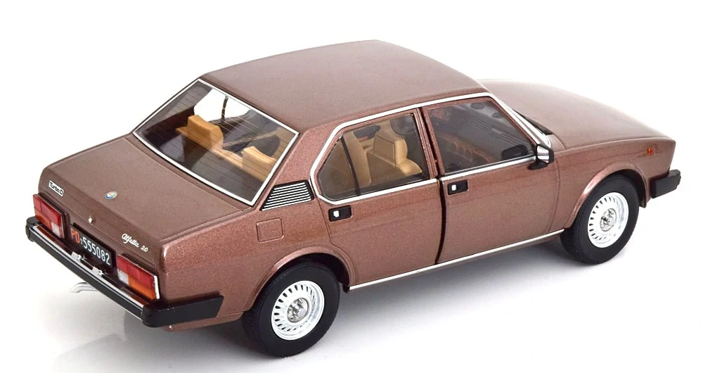 Alfa Romeo Alfetta 2000 TD Turbo Diesel 1979 luci di bosco met 524 1:18 Mitica