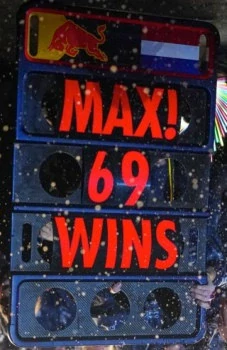 Oracle Red Bull Racing RB21 #1 M.Verstappen Winner Las Vegas GP 2025 with Pit Board 1:18 Spark