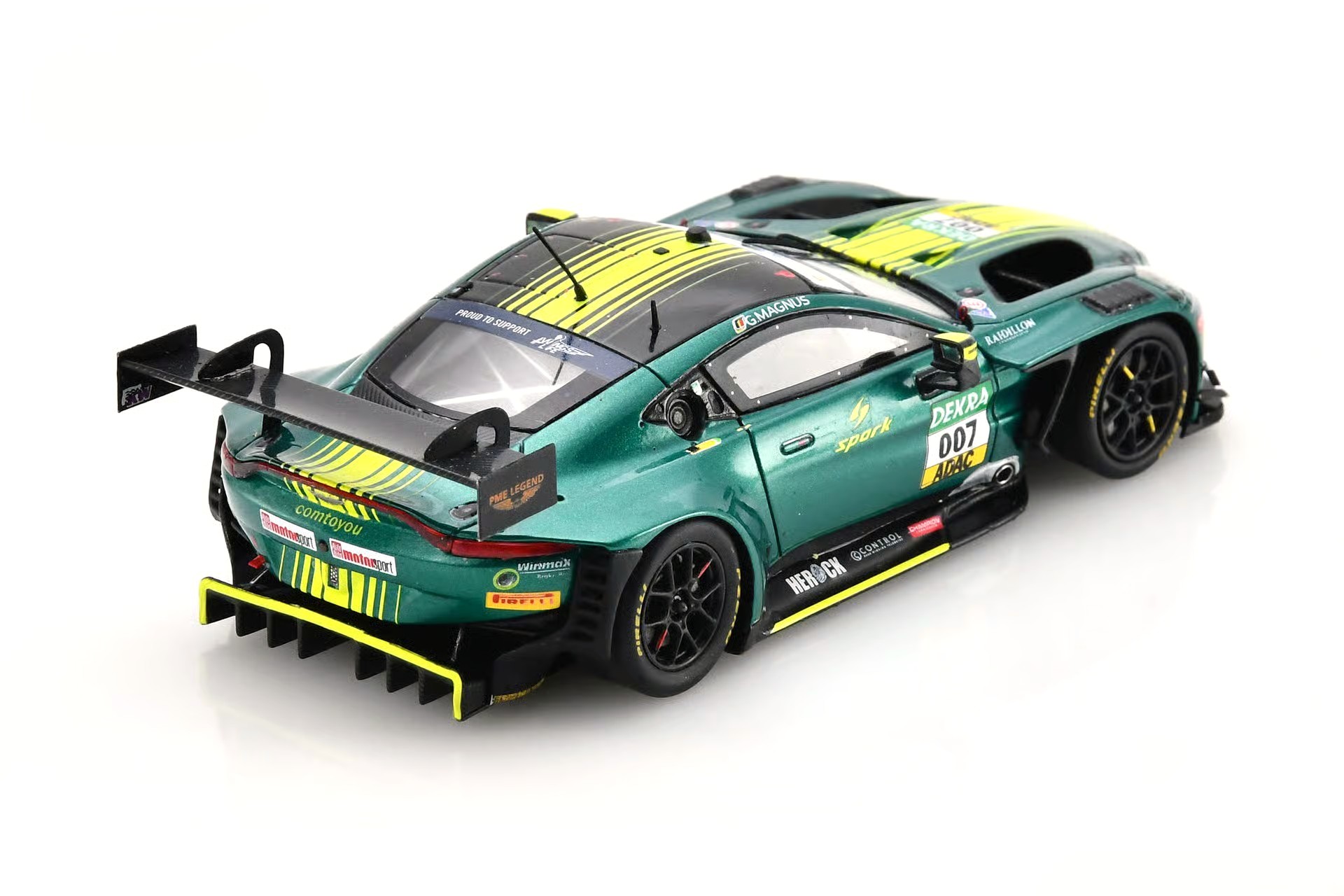 Aston Martin Vantage GT3 Comtoyou Racing #7 G.Magnus DTM 2025 1:43 Spark