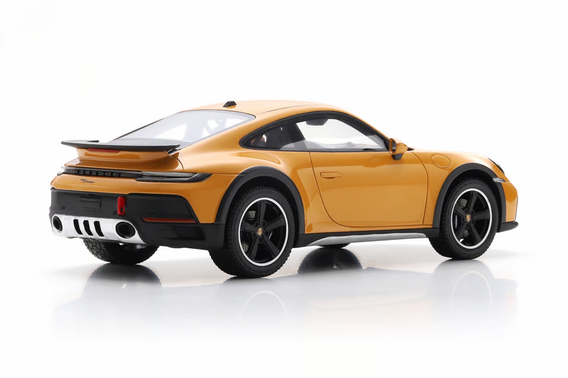 Porsche 911 Dakar 992 2023 bahama yellow 1:18 Spark