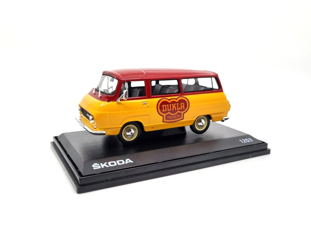 Škoda 1203 Dukla Trenčín limitovaná edice "Hokej 88" 1:43 Svět autíček
