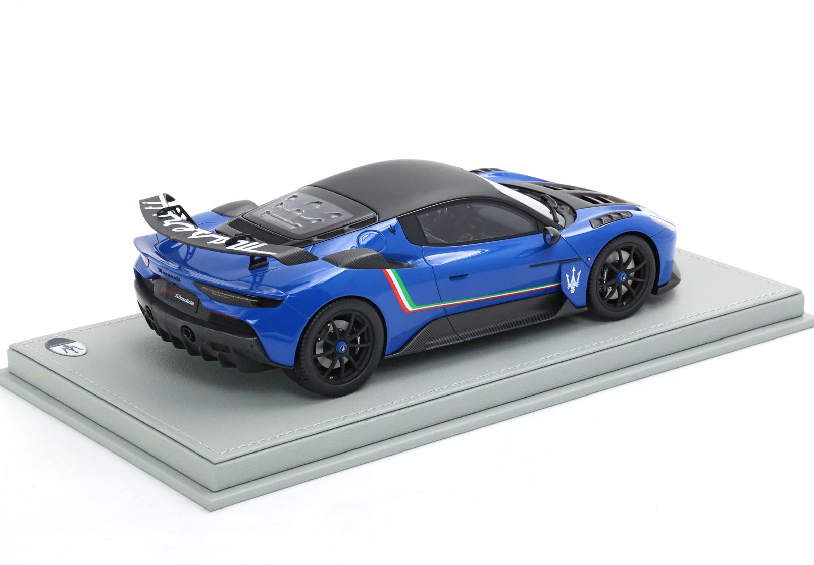 Maserati GT2 Stradale Blu Infinito with Italian stripe 1:18 B.B.R.