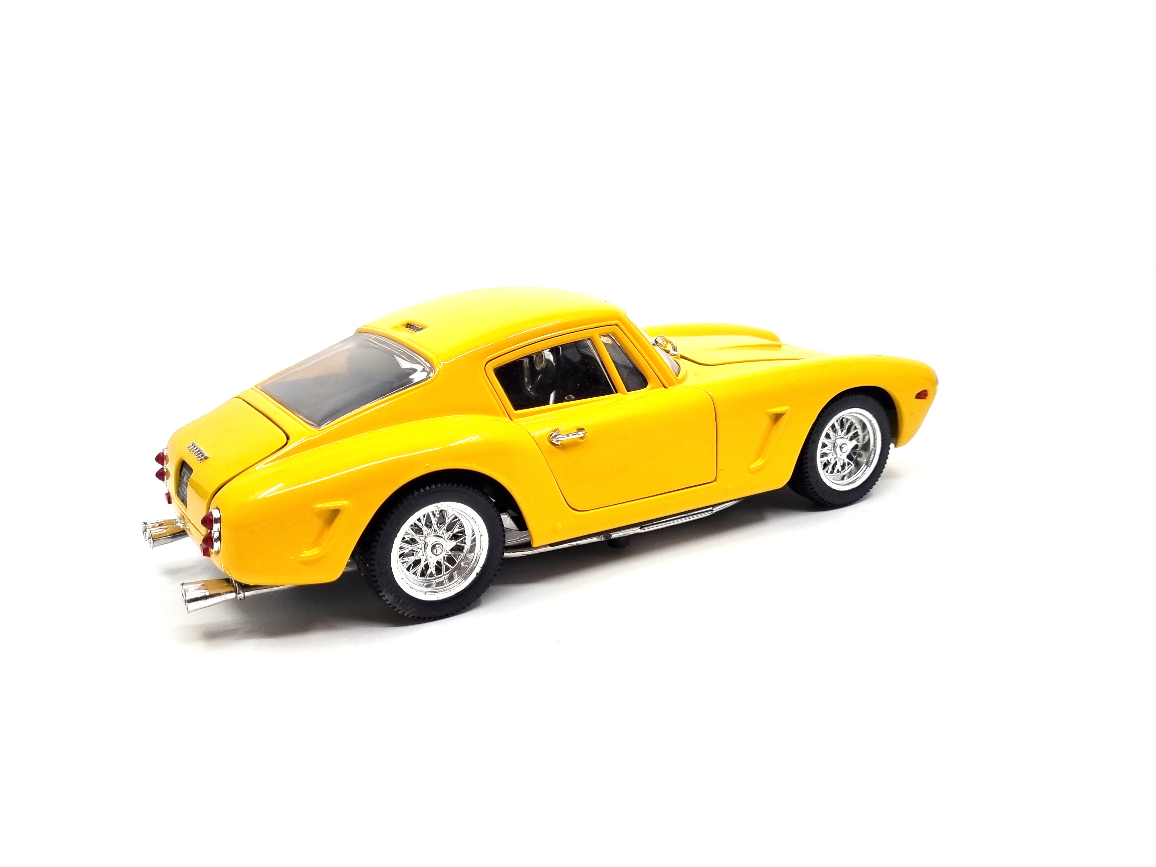 Ferrari 250 GT Berlinette 61 1:18 Universal Hobbies