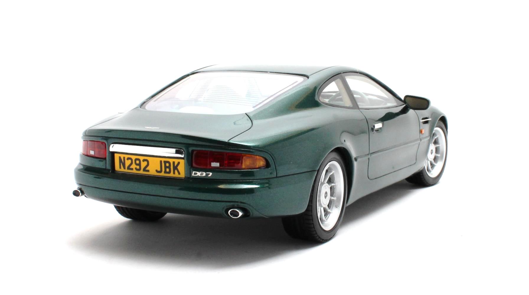 Aston Martin DB7 Coupe 1999 green 1:18 Cult Scale Models