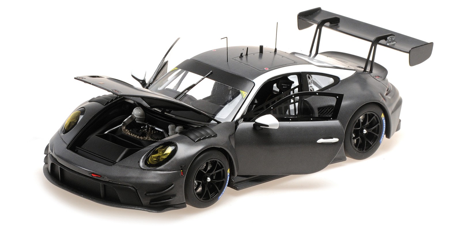 Porsche 911 992 GT3 R Customer Delivery Version carbon 1:18 Minichamps 