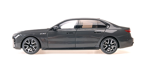 BMW i7 M70 G70 2024 grey metallic 1:18 Minichamps