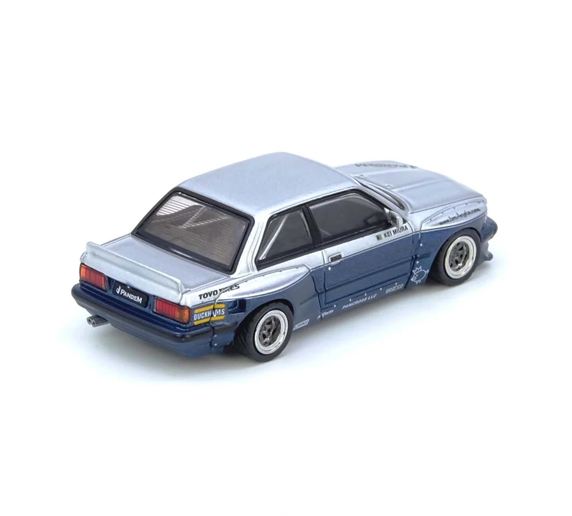 BMW E30 M3 V1.5 Pandem silver/blue 1:64 Inno Models