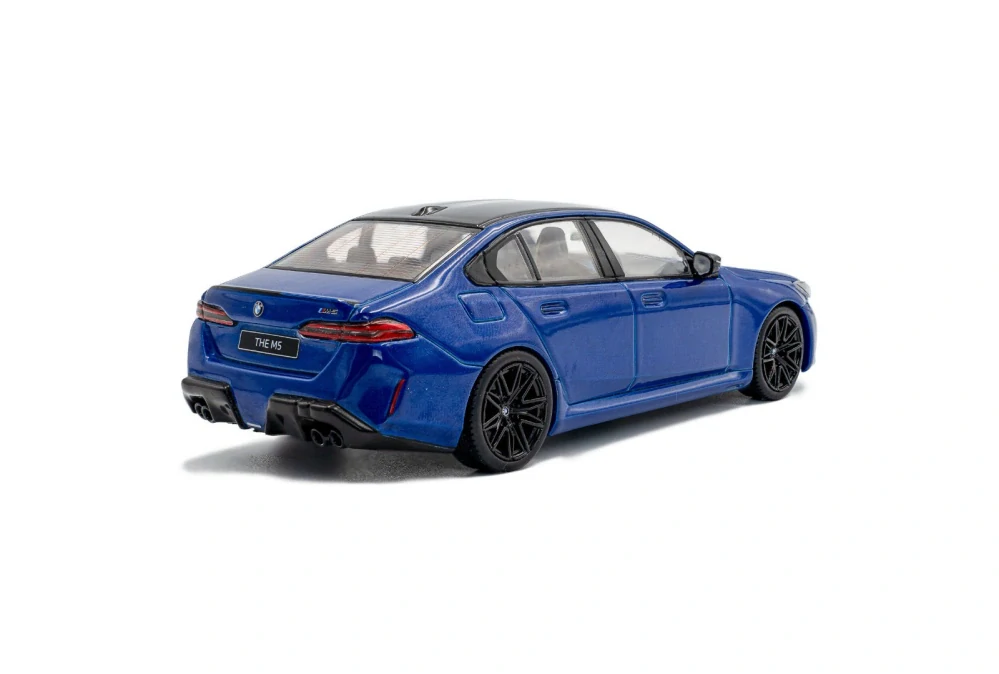 BMW G90 M5 Sedan 2024 Marina bay blue 1:43 Solido