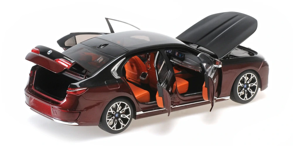 BMW i7 2022 black metallic/red 1:18 Minichamps
