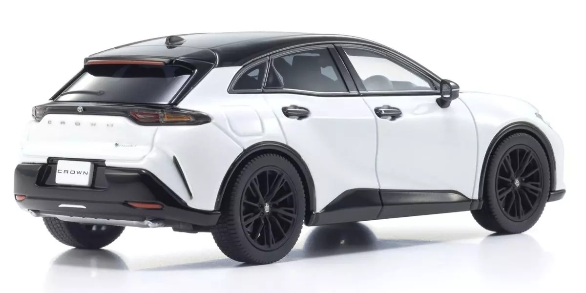 Toyota Crown Sport RS 2025 white 1:43 Kyosho