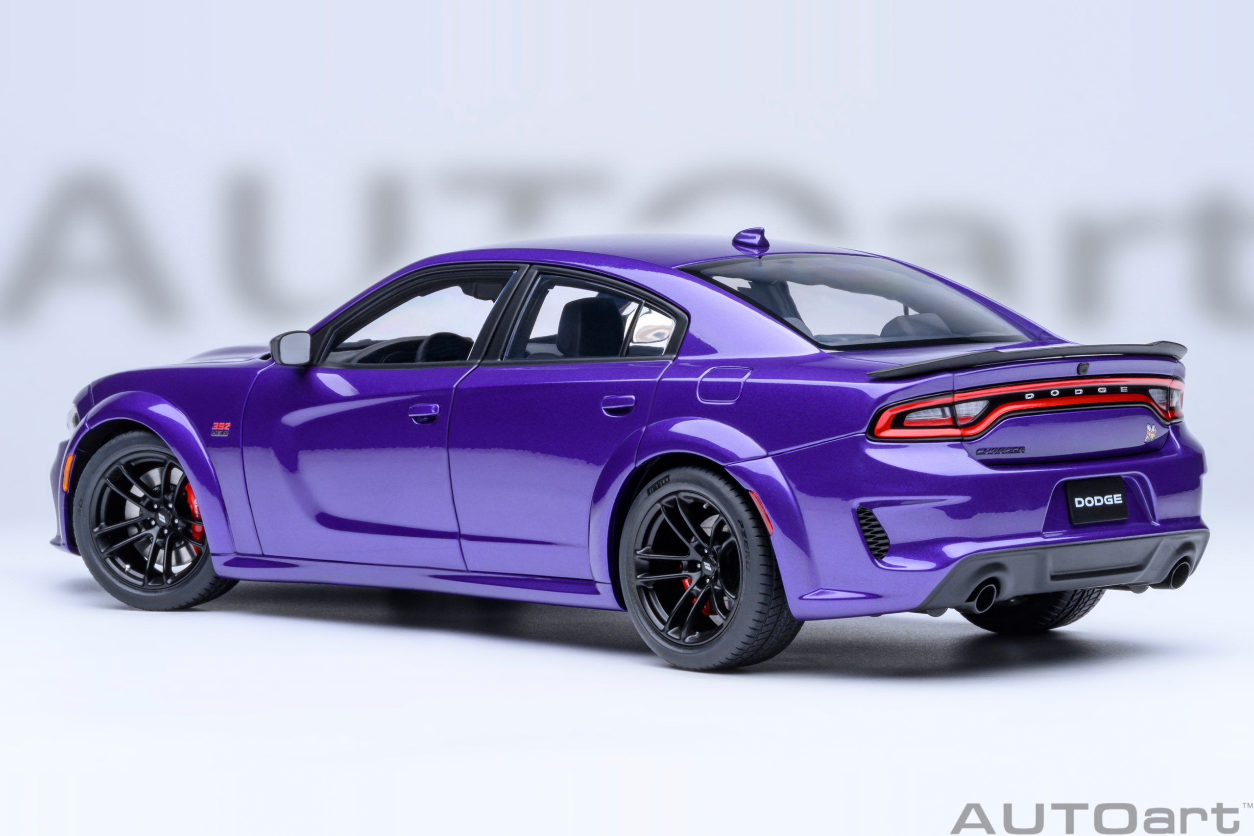 Dodge Charger Scat Pack Widebody plum crazy 1:18 AUTOart