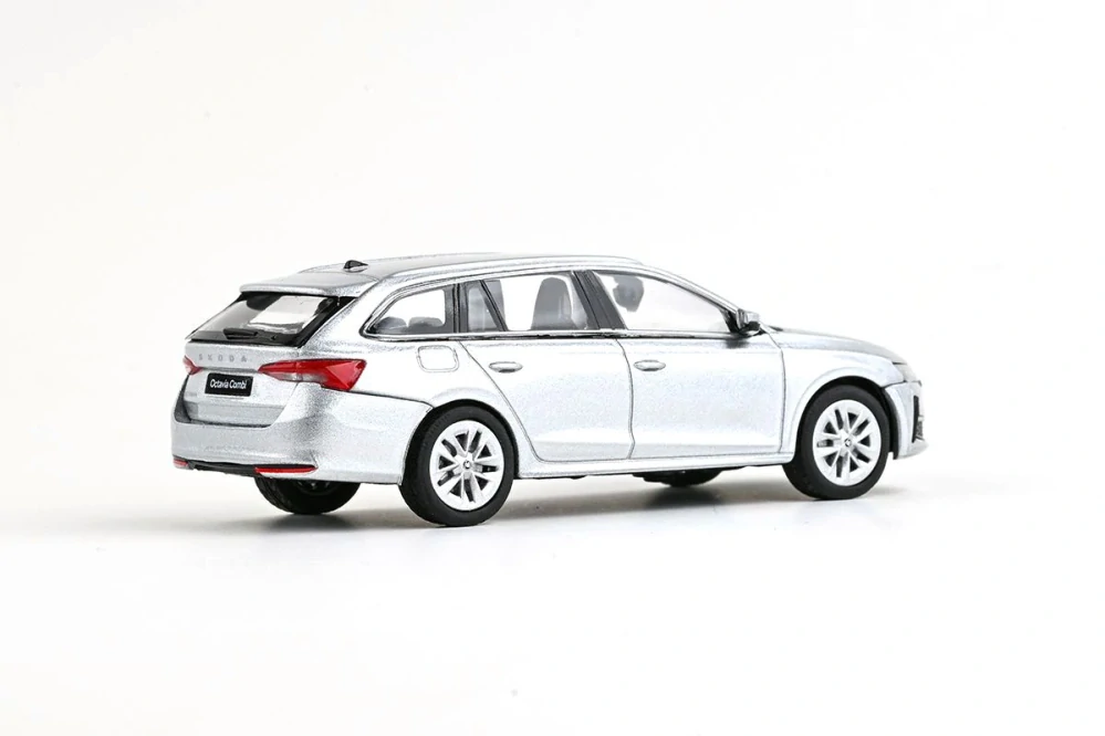 Škoda Octavia IV FL Combi 2024 stříbrná brilliant metalíza 1:43 Abrex