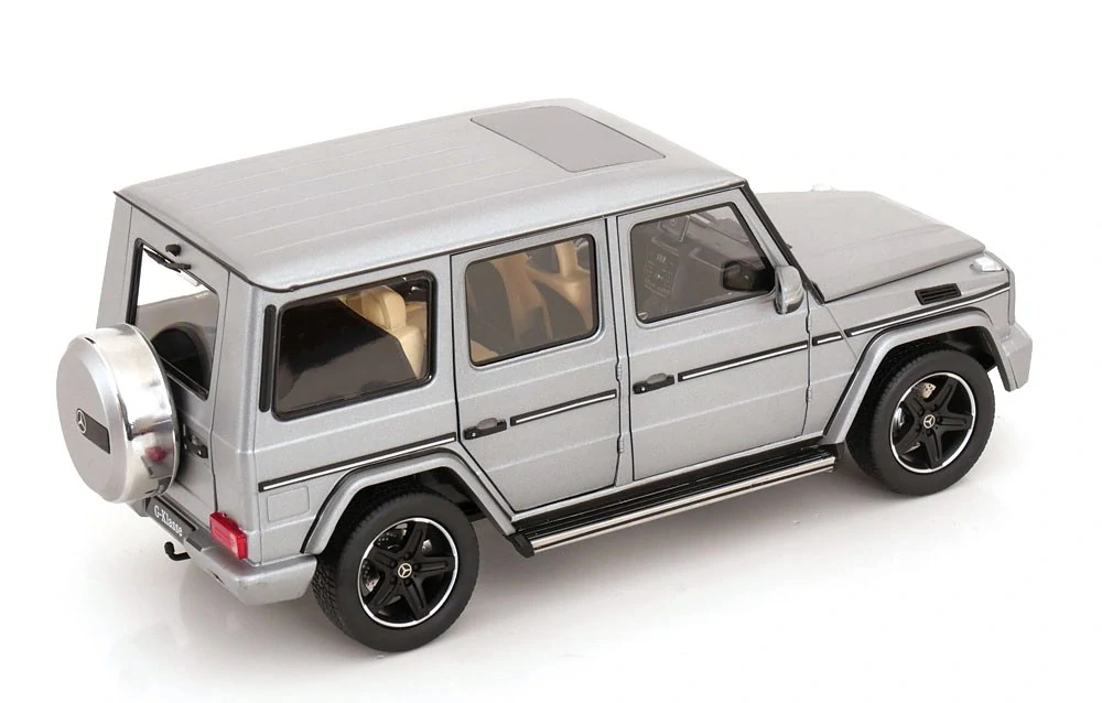 Mercedes-Benz G-Class W463 Designo matt silver 1:18 iScale