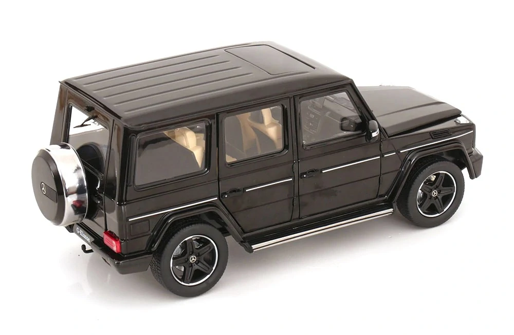 Mercedes-Benz G-Class W463 Designo black 1:18 iScale