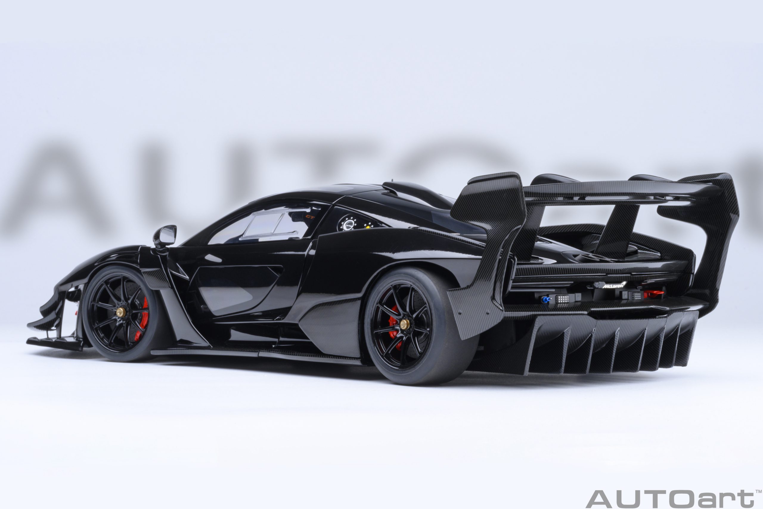 McLaren Senna GTR 2021 onyx black 1:18 AUTOart