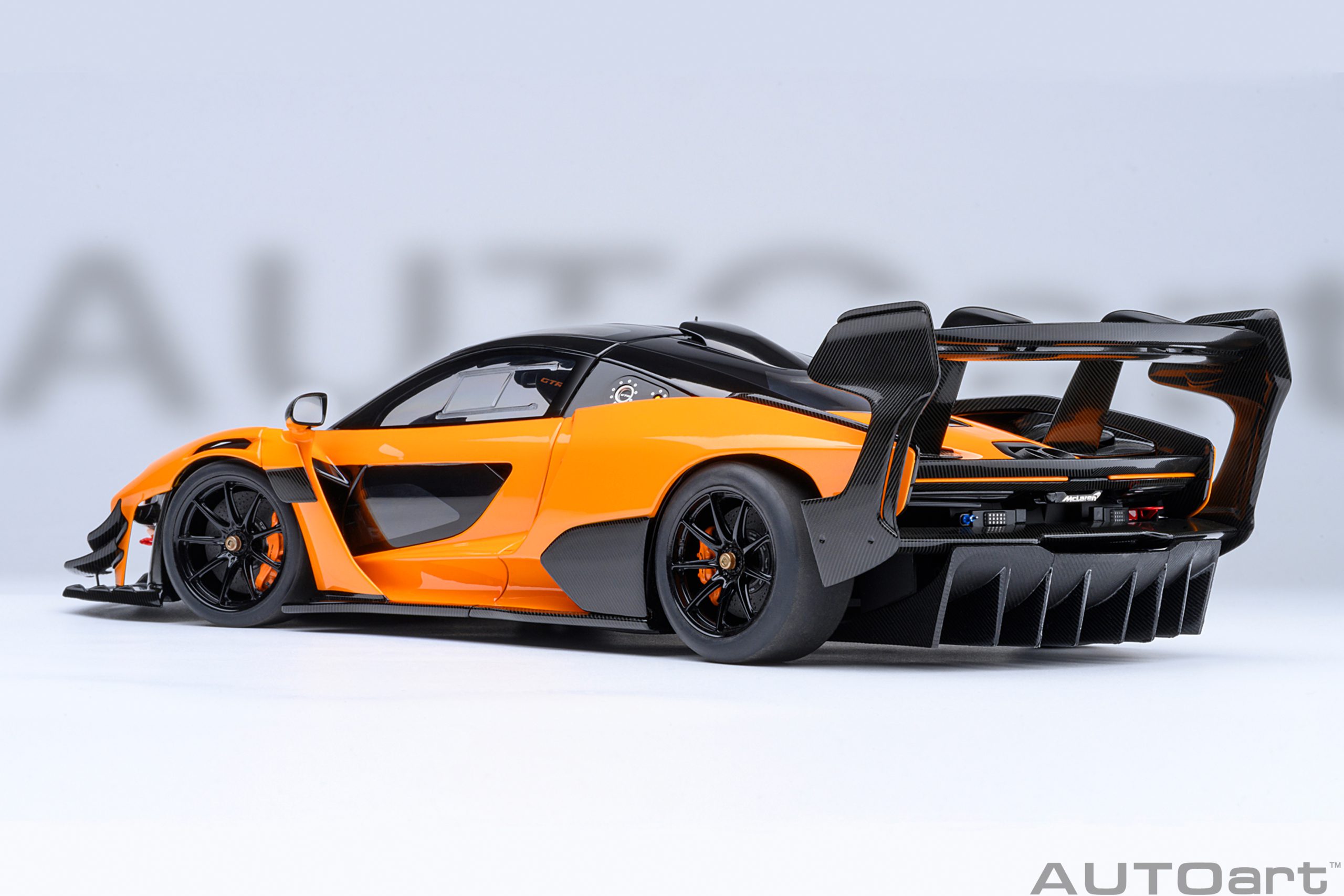 McLaren Senna GTR 2021 orange 1:18 AUTOart