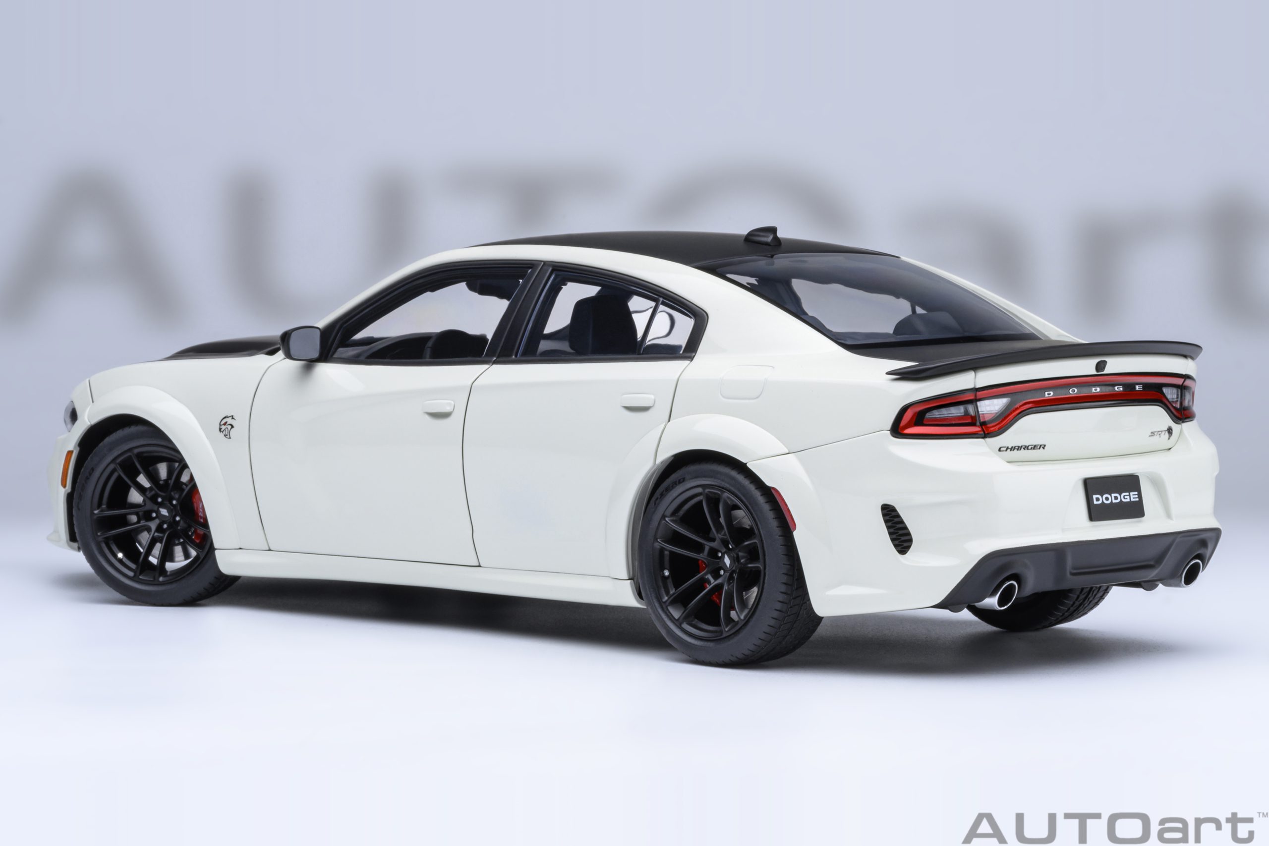 Dodge Charger SRT Hellcat Redeye Jailbreak Coupe 2023 knuckle white 1:18 AUTOart