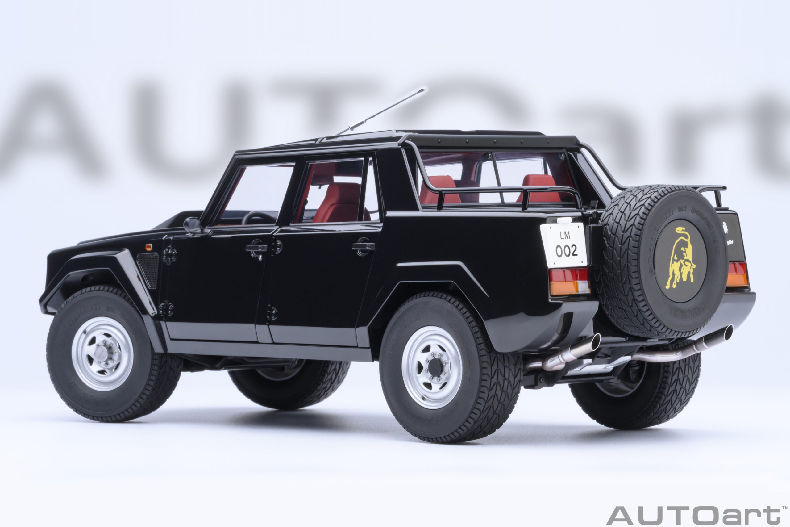 Lamborghini LM002 black 1:18 AUTOart