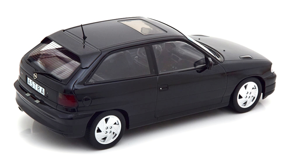 Opel Astra F GSi 1992 black 1:18 Norev