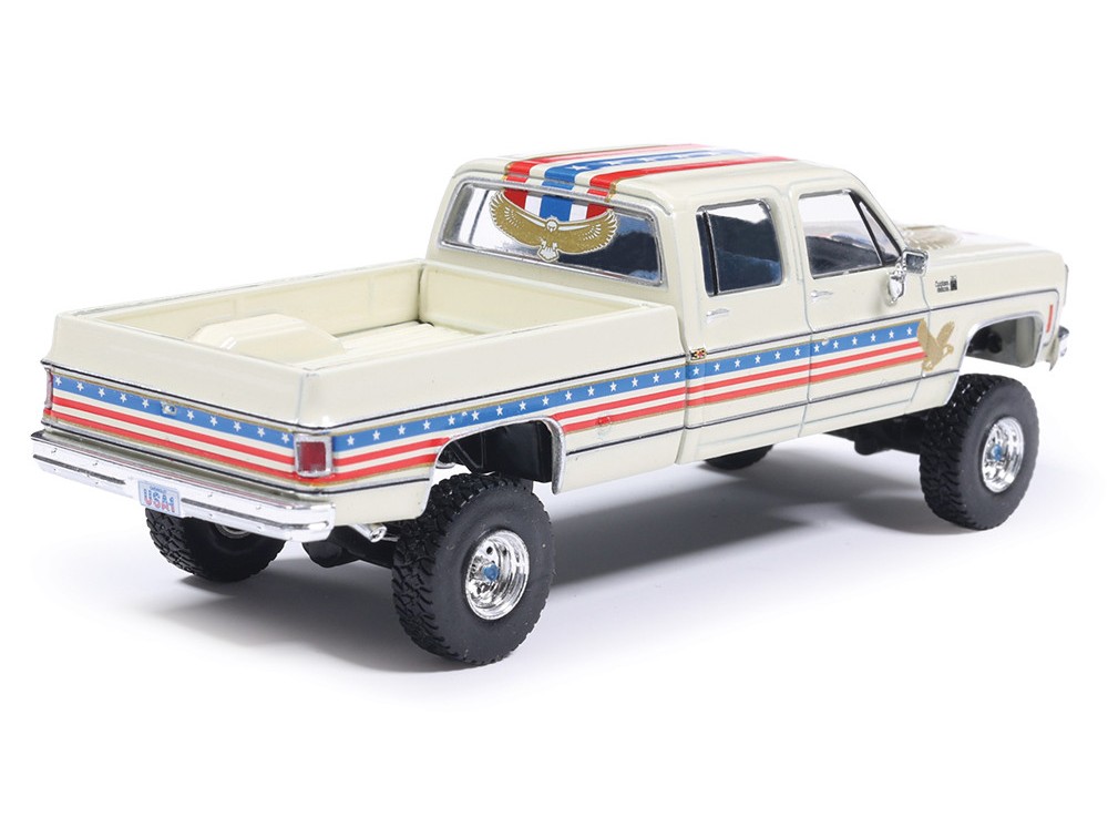Chevrolet Custom Deluxe K30 Fleetside 1976 *July 4th Exclusive* 1:64 Ixo America