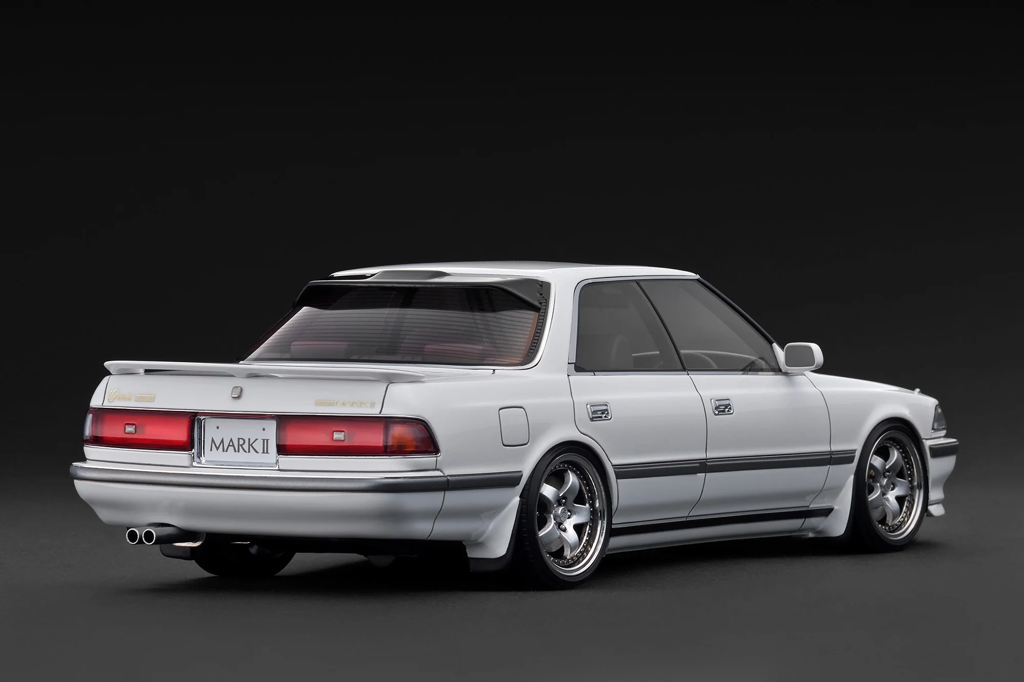 Toyota Mark II 2.5 Grande Limited GX81 white 1:18 Ignition Model