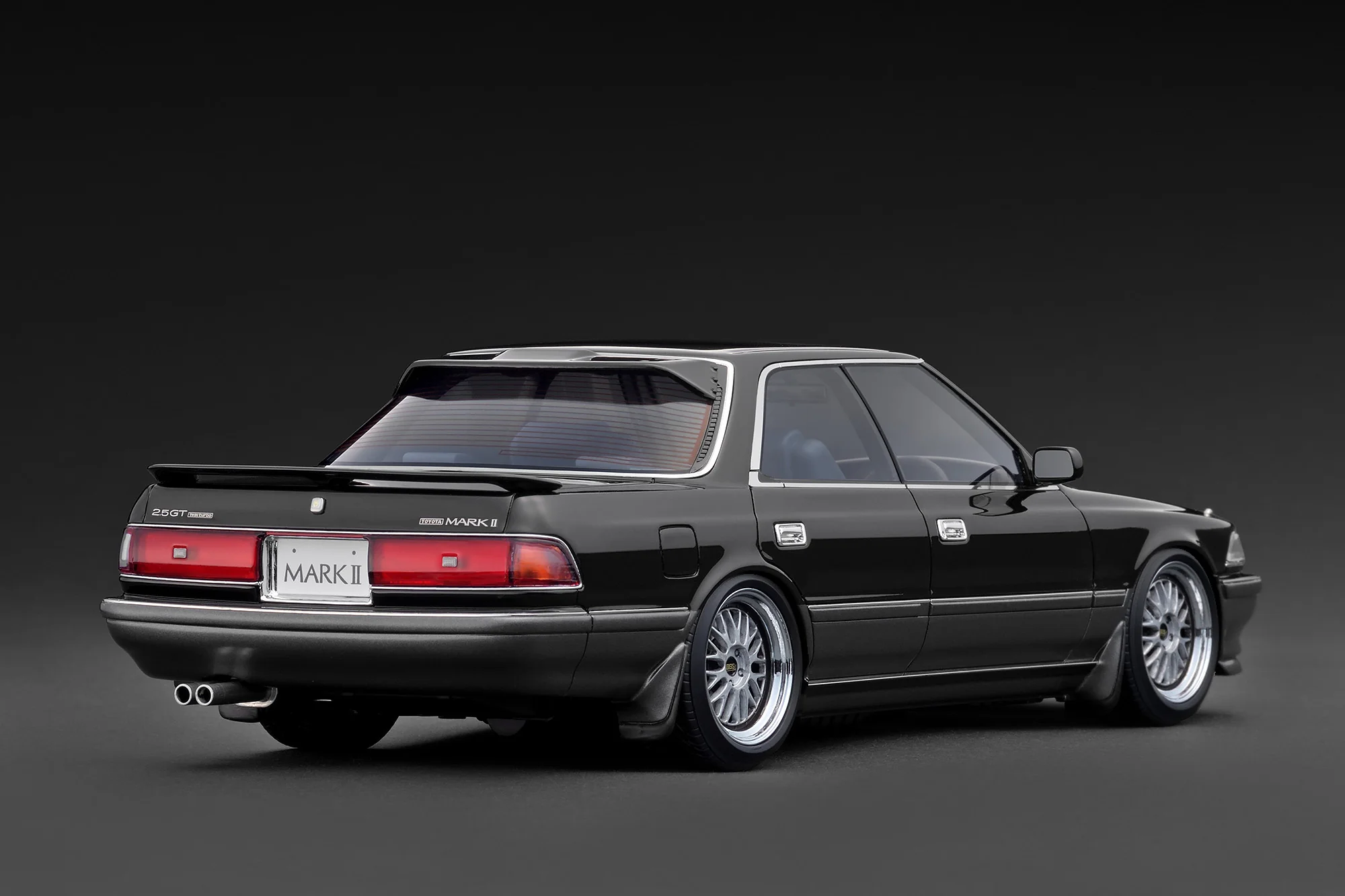Toyota Mark II 2.5 GT Twin Turbo GX81 black/gun metallic 1:18 Ignition Model