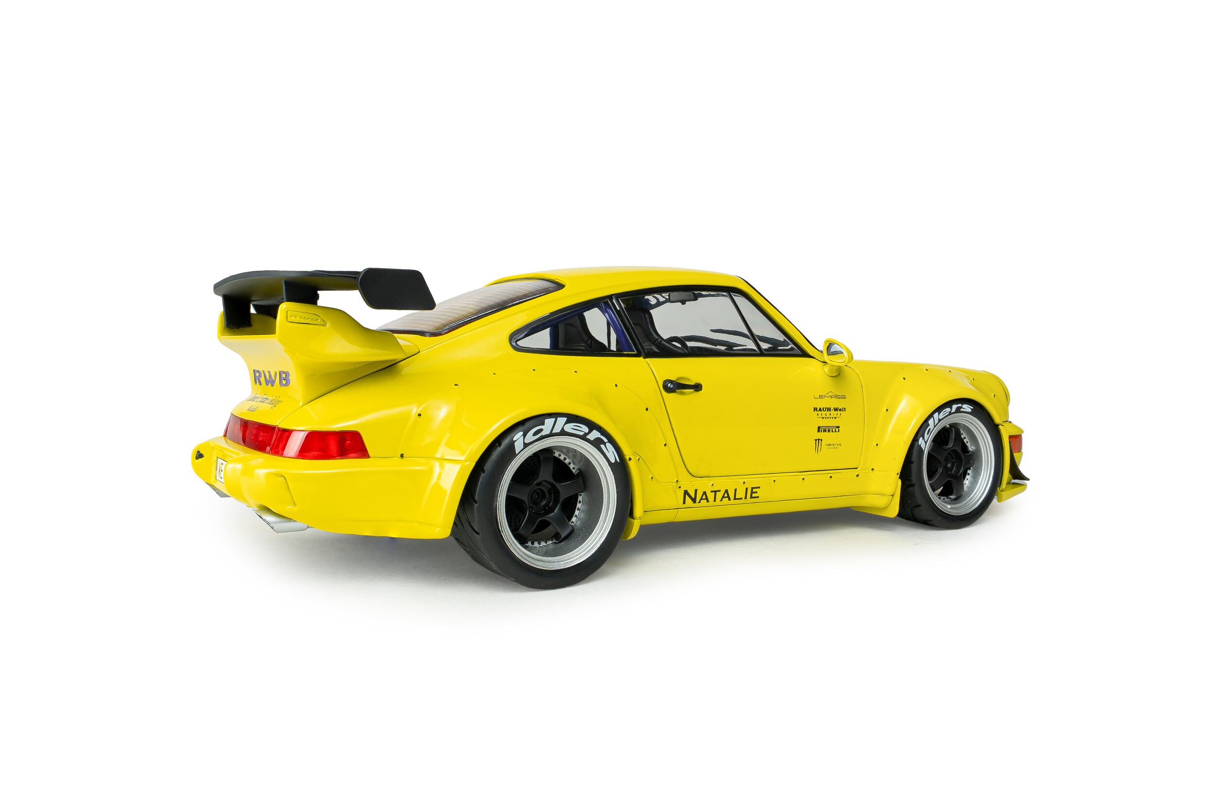 RWB Bodykit Natali 2023 yellow 1:18 Solido