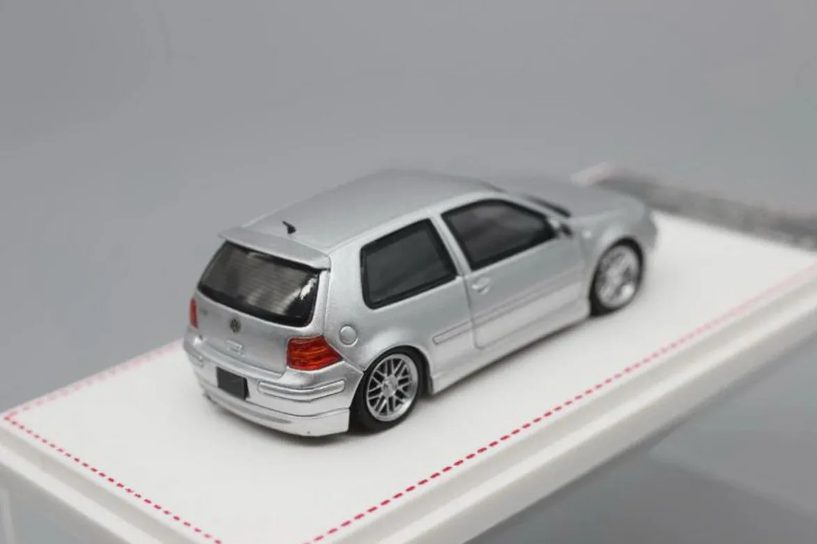 Volkswagen Golf GTI MK4 silver 1:64 Focal Horizon