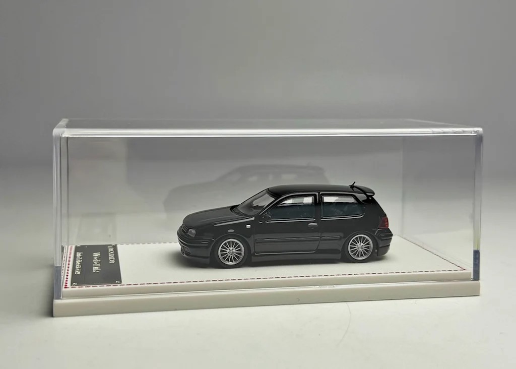 Volkswagen Golf GTI MK4 black 1:64 Focal Horizon