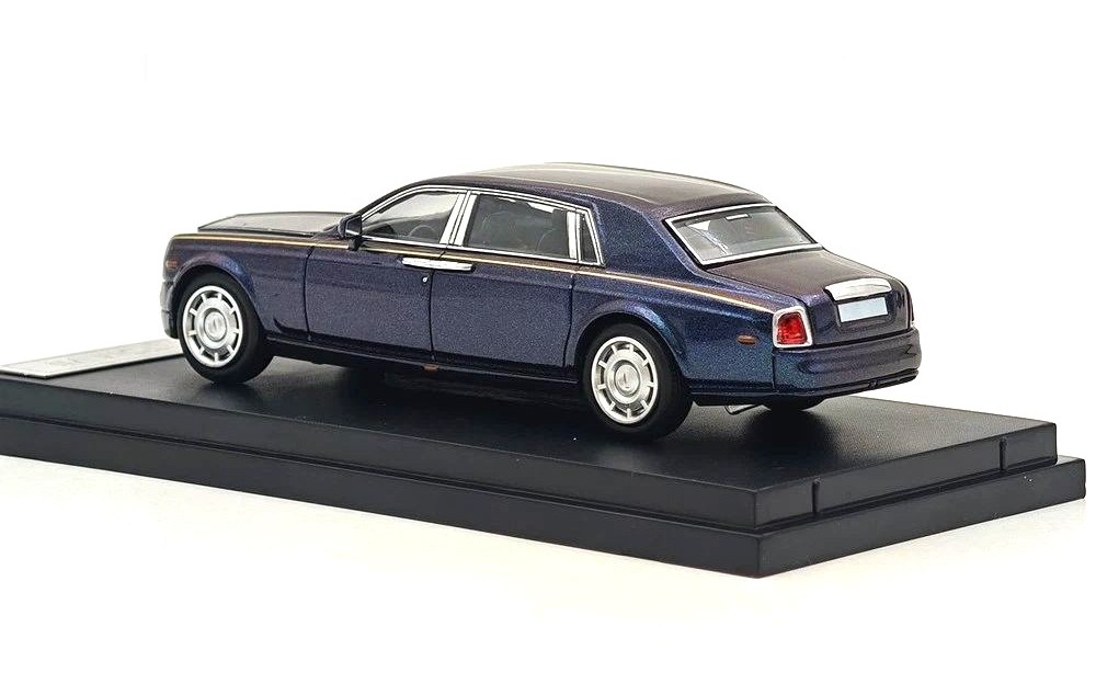 Rolls Royce Phantom VII chameleon 1:64 Street Weapon