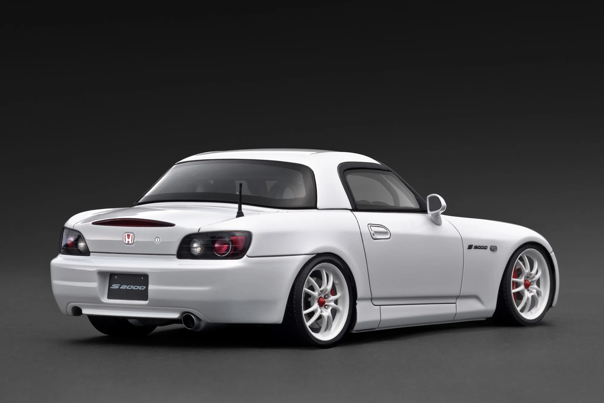 Honda S2000 AP1 white 1:18 Ignition Model