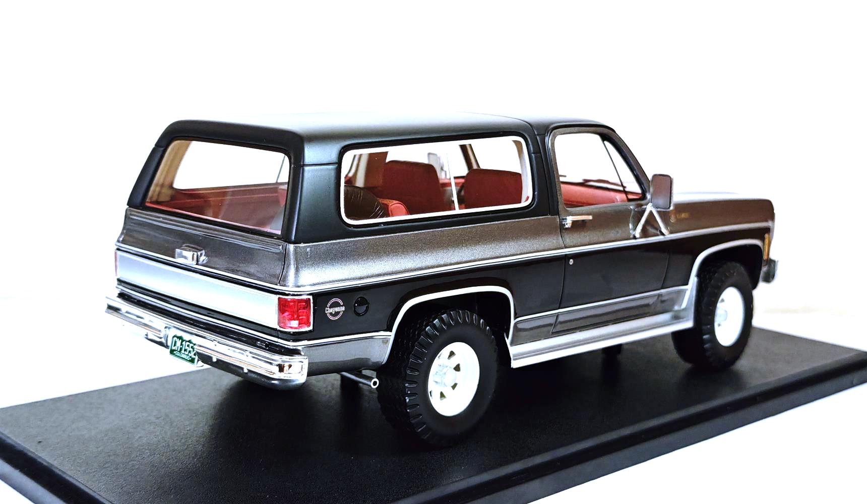Chevrolet Blazer K5 4x4 1978 grey/black 1:18 Cult Scale Models