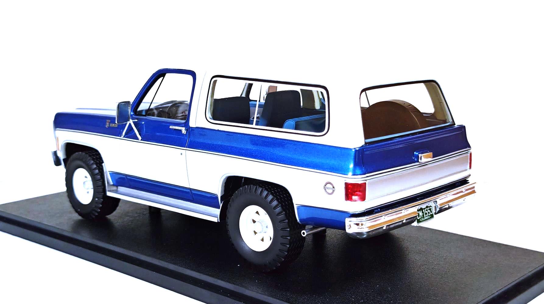 Chevrolet Blazer K5 4x4 1978 blue/white 1:18 Cult Scale Models