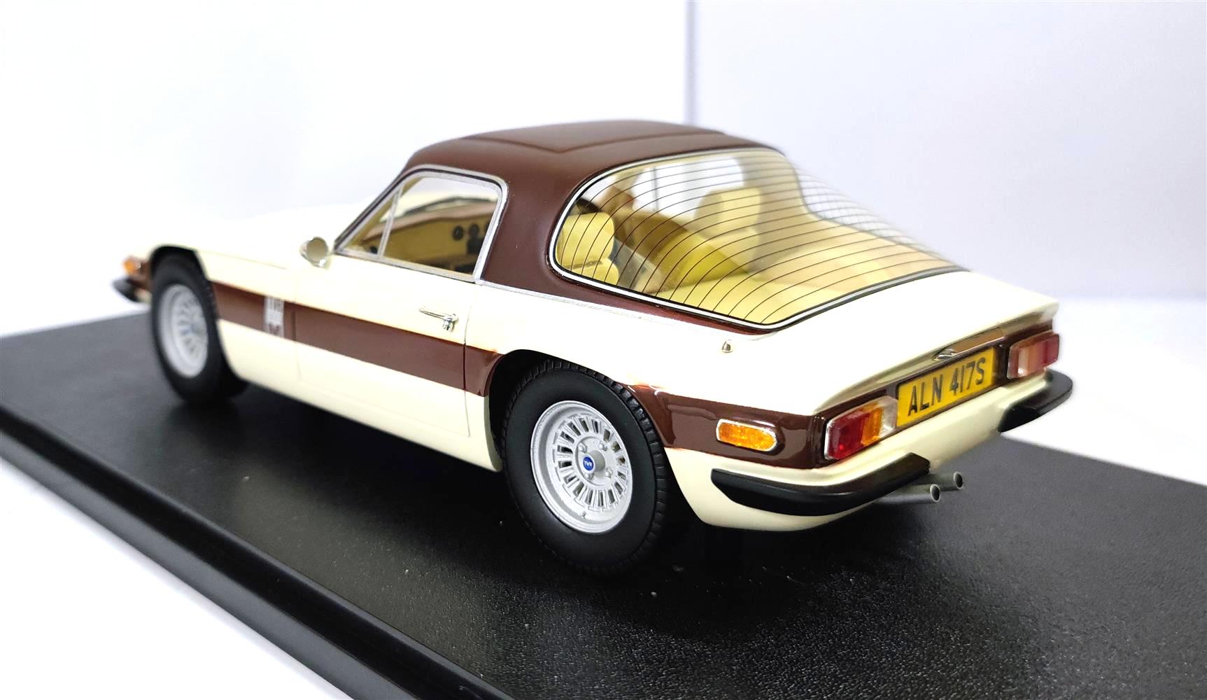 TVR 3000M 1973 cream 1:18 Cult Scale Models