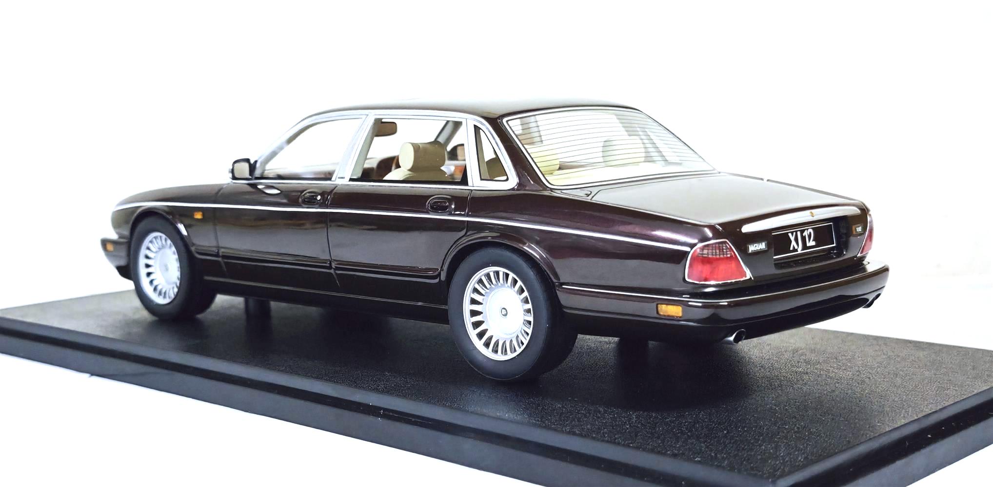 Jaguar XJ6 Sovereign X300 1995 red 1:18 Cult Scale Models