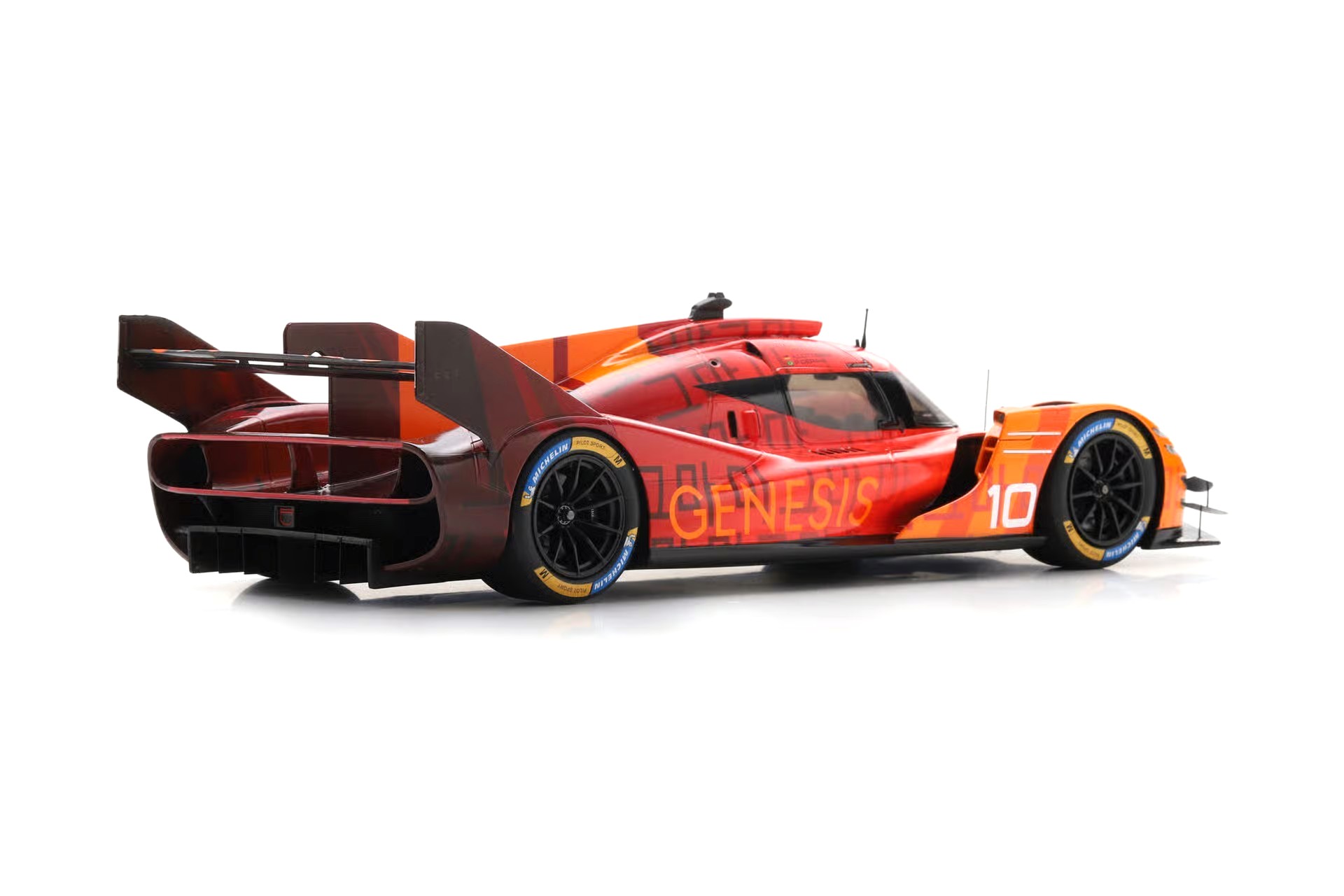 Genesis GMR-001 1:18 Spark