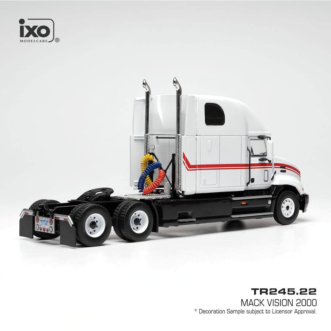 Mack Vision Tractor Truck 3-Assi 2000 white 1:43 Ixo Models