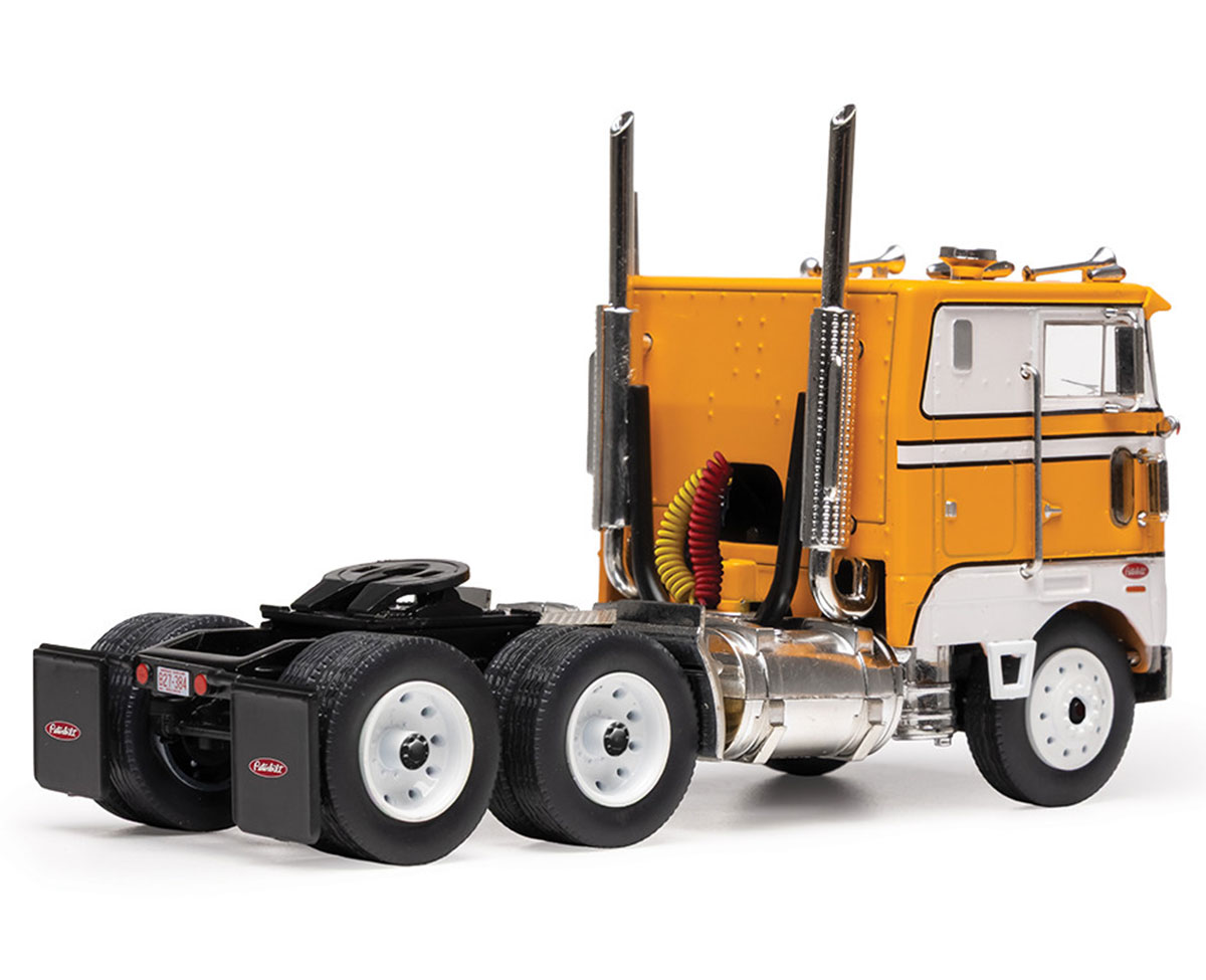 Peterbilt 352 Pacemaker Tractor Truck 3-Assi 1979 orange/white 1:43 Ixo Models